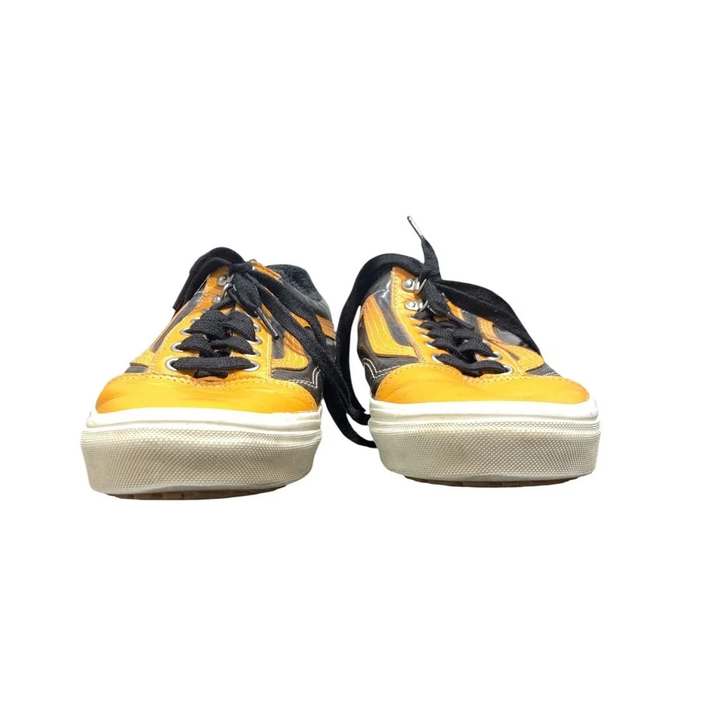 Vans Old Skool MTE Mens 9 Womens 10.5 Orange Black Leather Fleece Lined Sneakers